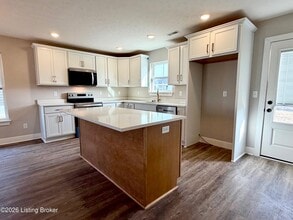 8031 Hudson Ln in Georgetown, IN - Building Photo - Building Photo