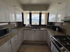 1650 Ala Moana Blvd in Honolulu, HI - Building Photo - Building Photo