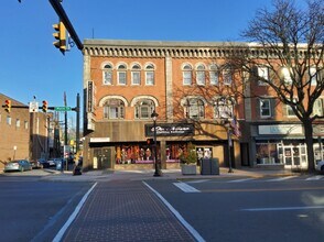 4 N 6th St in Stroudsburg, PA - Building Photo - Building Photo