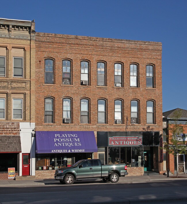 216-218 S Minnesota Ave in St. Peter, MN - Foto de edificio - Building Photo