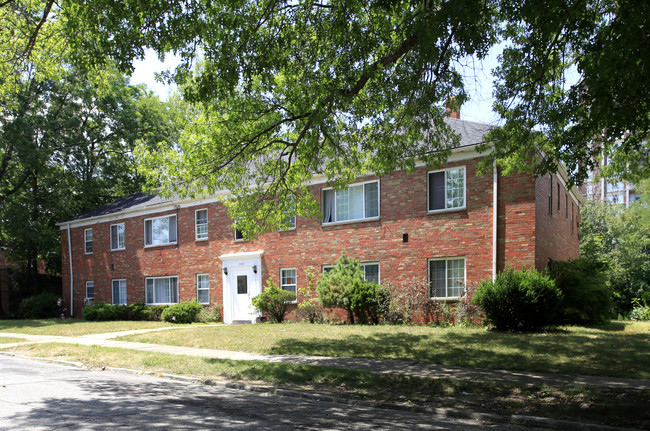 15997 Nelacrest Rd in Cleveland, OH - Foto de edificio - Building Photo