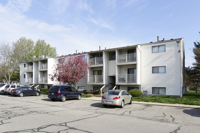Country Knoll Apartments in Plainwell, MI - Foto de edificio - Building Photo