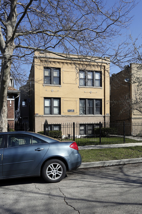 5104 W Parker Ave in Chicago, IL - Building Photo