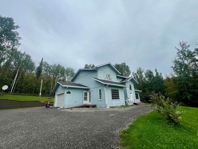 1346 Overhill Dr in Fairbanks, AK - Building Photo - Building Photo