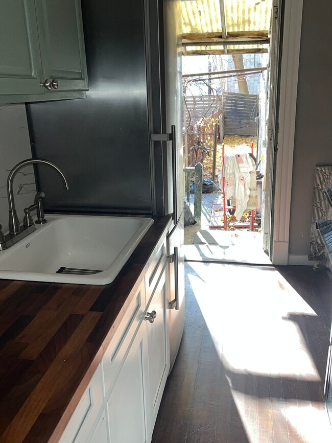 520 Madison Ave, Unit 1A