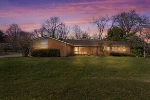 5799 Blandford Ct in Bloomfield Hills, MI - Building Photo