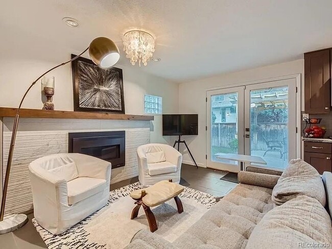 property at 645 S Glencoe St