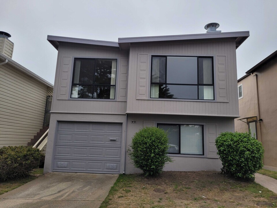 54 Edgemont Dr in Daly City, CA - Building Photo