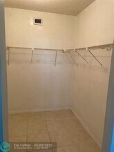 3900 NW 76th Ave in Sunrise, FL - Building Photo - Building Photo