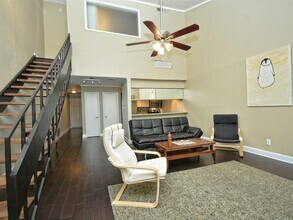 1818 S Lakeshore Blvd in Austin, TX - Building Photo - Building Photo