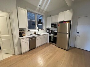 1856 W Chicago Ave in Chicago, IL - Building Photo - Building Photo