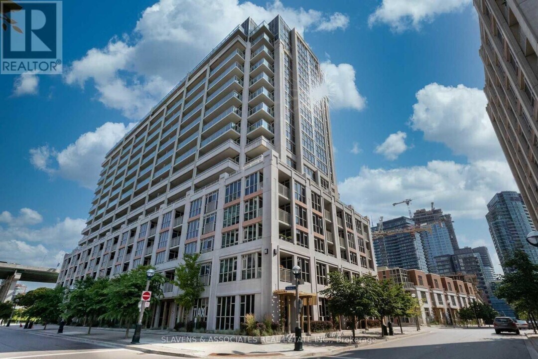 35 Bastion St in Toronto, ON - Building Photo