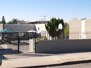 4030-4042 E Fountain St in Long Beach, CA - Building Photo - Other