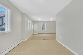 108 E Market St in Scranton, PA - Building Photo - Building Photo