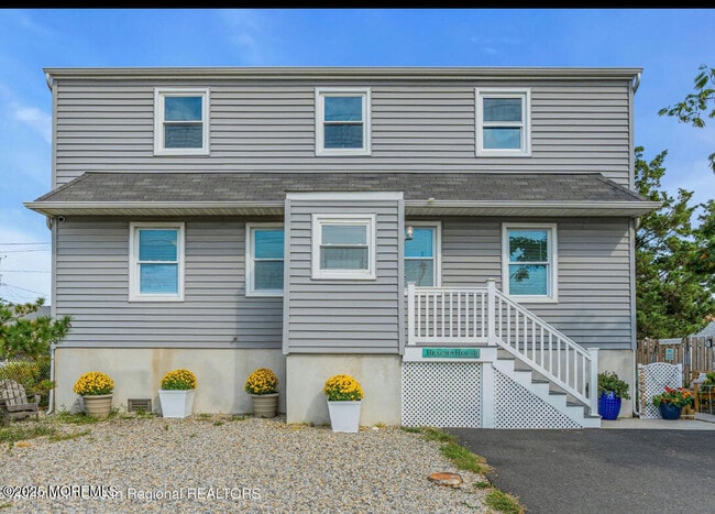 property at 1510R Bay Blvd