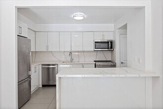 50 Prince Arthur in Toronto, ON - Building Photo - Building Photo