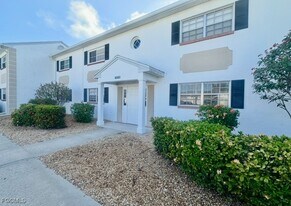 7019 Cedarhurst Dr in Ft. Myers, FL - Building Photo