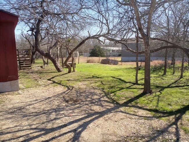 136 Bullfrog Holw in Dale, TX - Building Photo - Building Photo