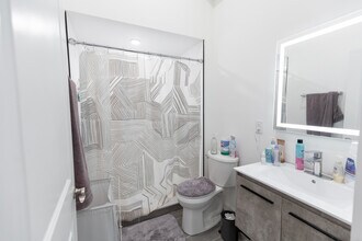 3945 Lancaster Ave, Unit 2A in Philadelphia, PA - Foto de edificio - Building Photo