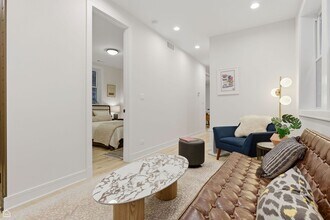 2126 W Thomas St in Chicago, IL - Building Photo - Building Photo