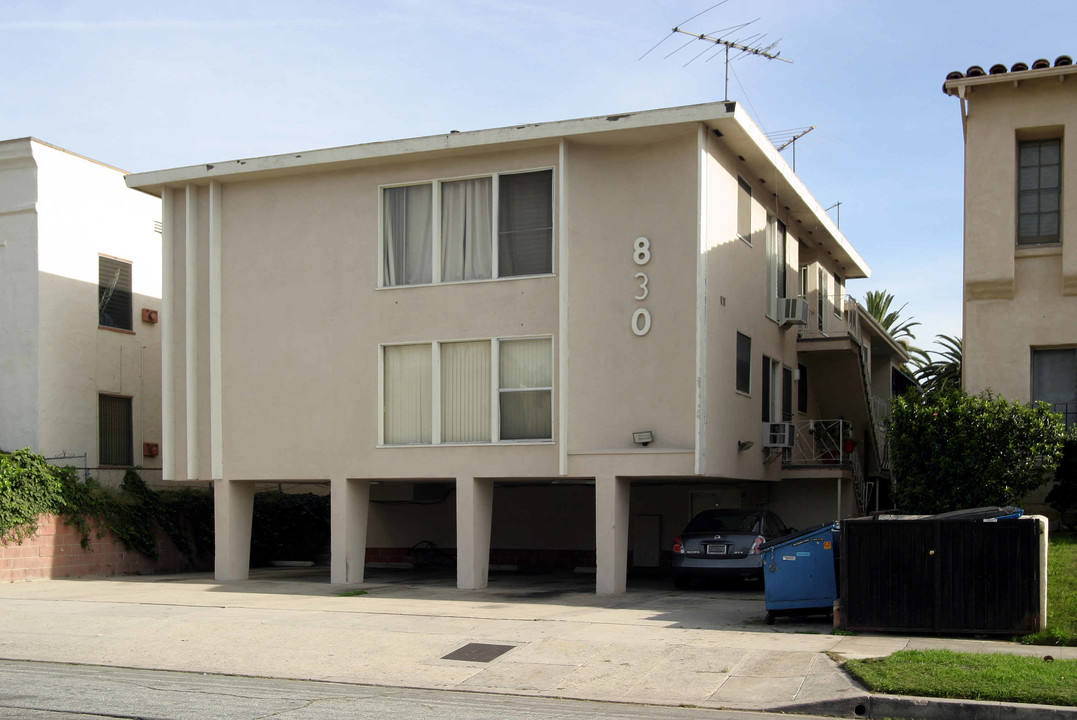 830 S Orange Grove Ave in Los Angeles, CA - Building Photo