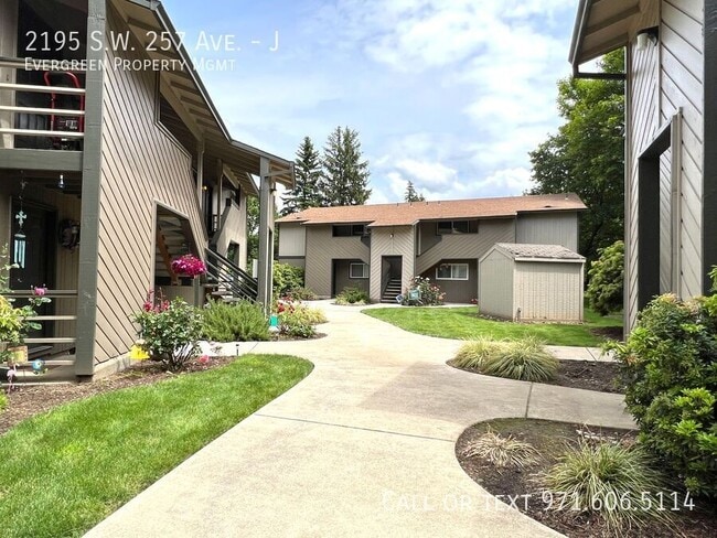 2195 SW 257th Dr in Troutdale, OR - Building Photo - Building Photo