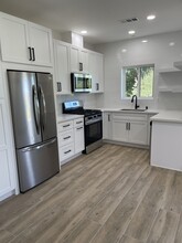 20417 Juneau Pl, Unit 20419-20421 in Woodland Hills, CA - Building Photo - Building Photo