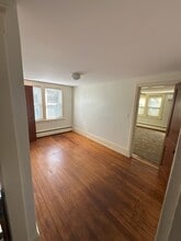 6 Orchard Ave, Unit 2 in Barrington, RI - Building Photo - Building Photo