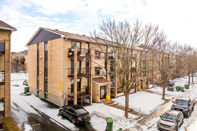 12285-12295 Roland-Paradis Av in Montréal, QC - Building Photo - Building Photo