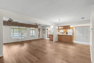 1218 Gillespie Dr N in Palm Harbor, FL - Building Photo - Building Photo