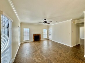 11839 Parliament Dr-Unit -11839 Parliament in San Antonio, TX - Foto de edificio - Building Photo