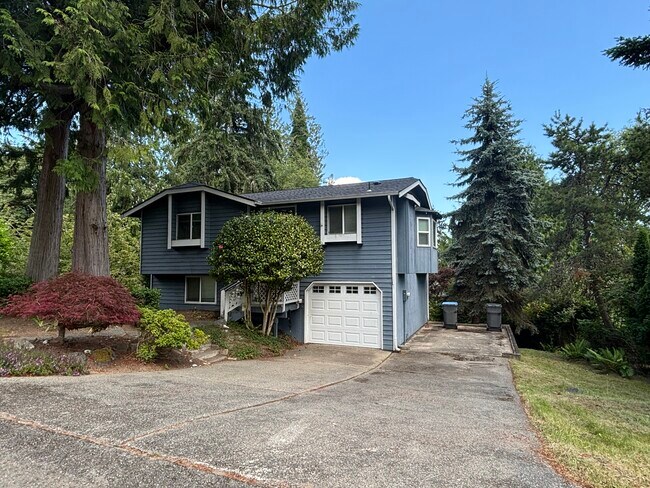 5848 Olive Ave NE in Bremerton, WA - Building Photo - Building Photo