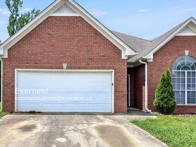 property at 1512 Amberley Woods Cir