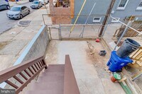 3219 E Monument St photo'