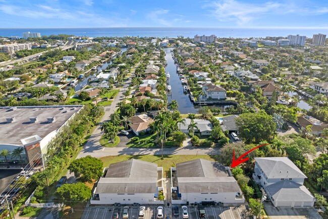 1910 Spanish Trail in Delray Beach, FL - Foto de edificio - Building Photo