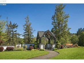 9587 NW Caxton Ln in Portland, OR - Building Photo - Building Photo