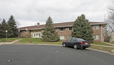 Ashford Arms Apartments in Madison, WI - Foto de edificio - Building Photo