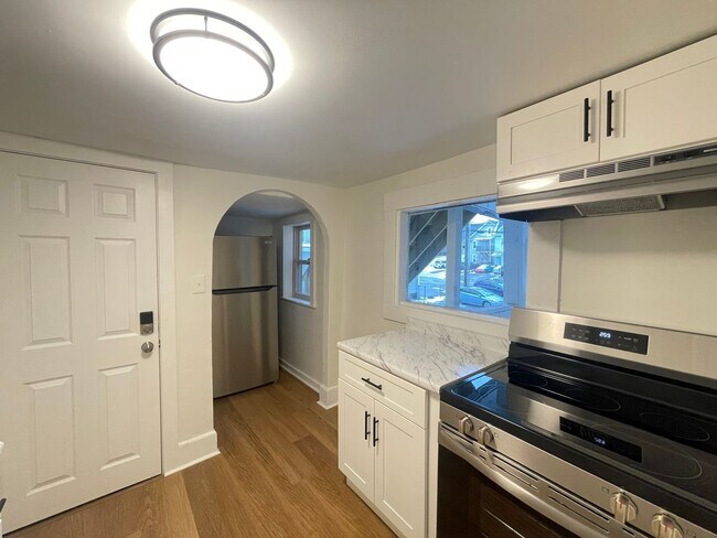 33 Malvern St in Manchester, NH - Foto de edificio - Building Photo