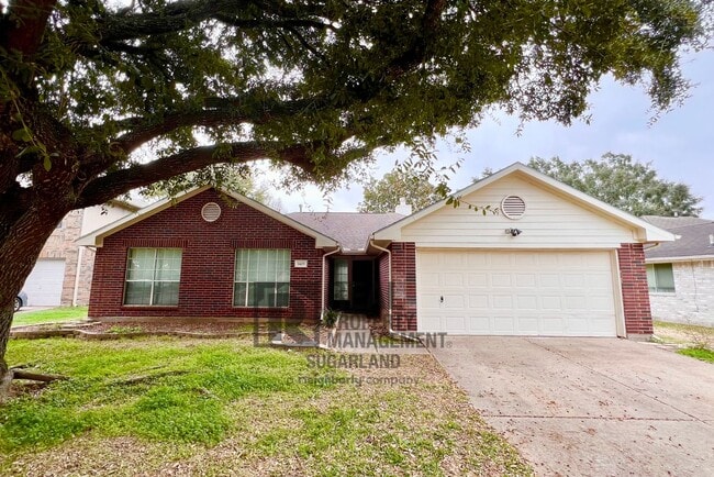 property at 1405 Manor Dr