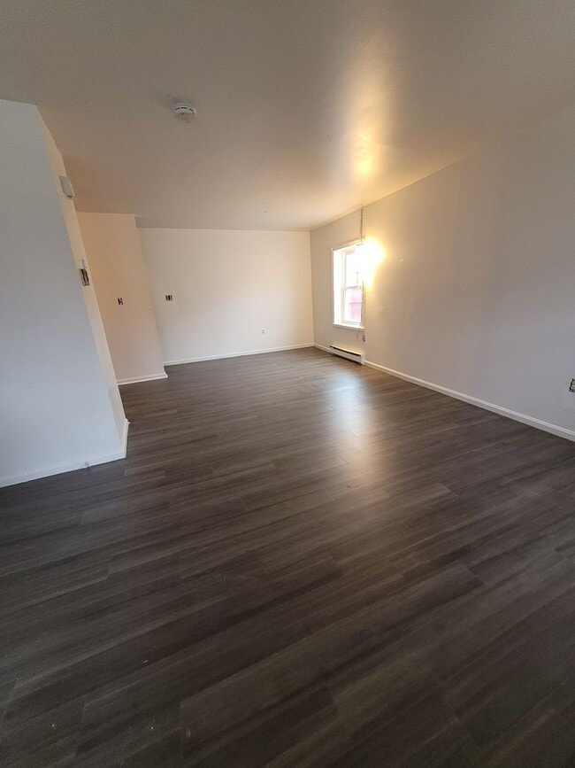 5 W Franklin St in Ephrata, PA - Building Photo - Building Photo