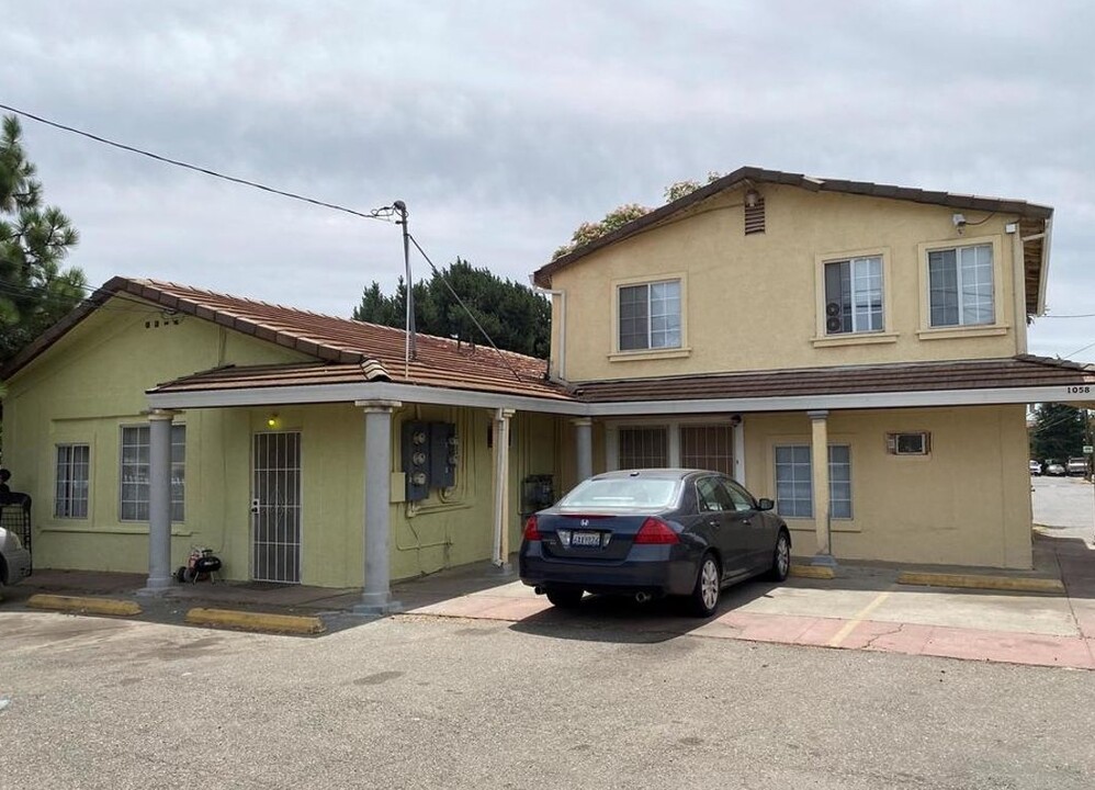 1058 Grand Ave in Olivehurst, CA - Building Photo