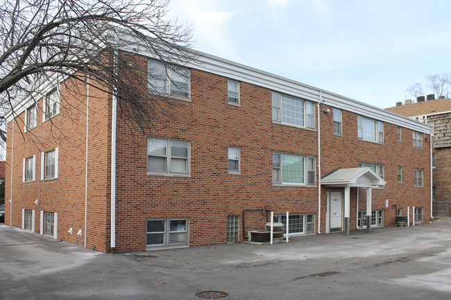 Carlson Apartments in Dekalb, IL - Building Photo - Building Photo