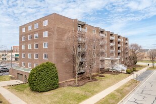 900 Center St in Des Plaines, IL - Building Photo