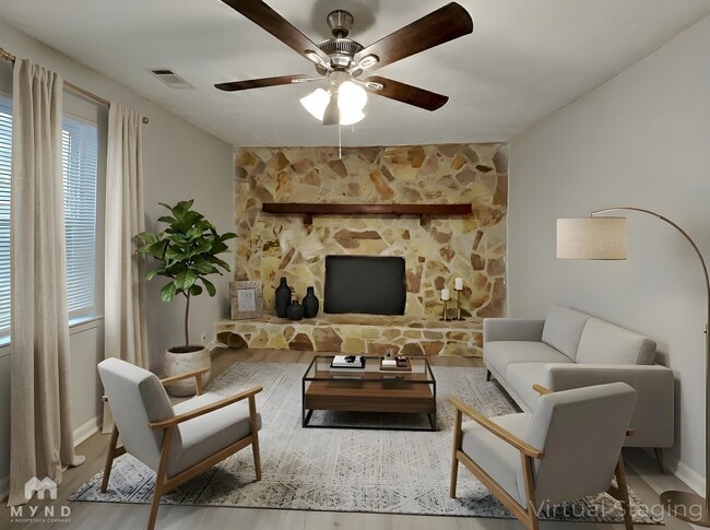 2870 Woodhollow Ln in Jonesboro, GA - Foto de edificio - Building Photo