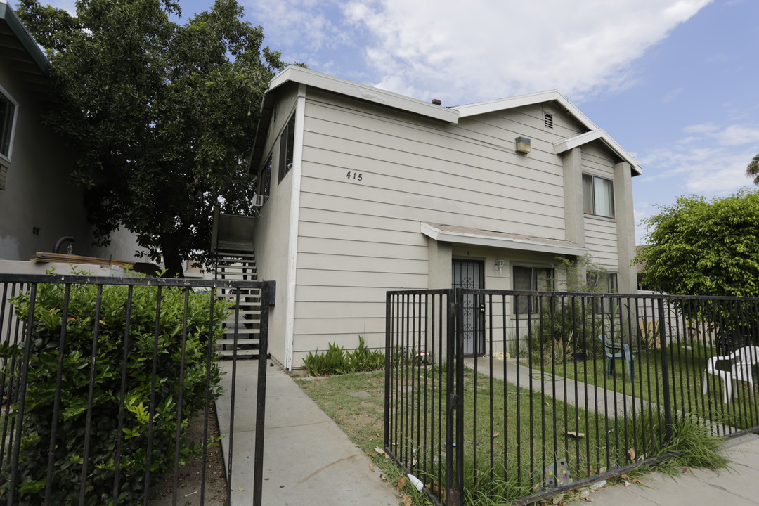 415 S Kroeger St in Anaheim, CA - Building Photo