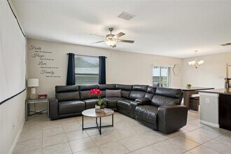 14460 English Lavender Dr in Wimauma, FL - Building Photo - Building Photo