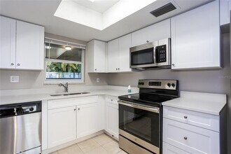 12287 Mallory Dr in Largo, FL - Building Photo - Building Photo