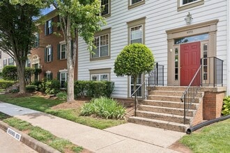 9370 Caspian Way in Manassas, VA - Building Photo - Building Photo