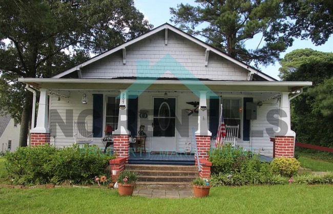 207 E Edgecombe St in Macclesfield, NC - Building Photo - Building Photo
