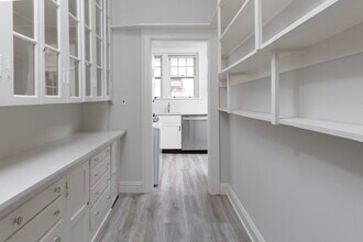 20 Park St, Unit 5 in Brookline, MA - Foto de edificio - Building Photo